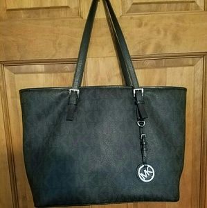 Michael kors tote